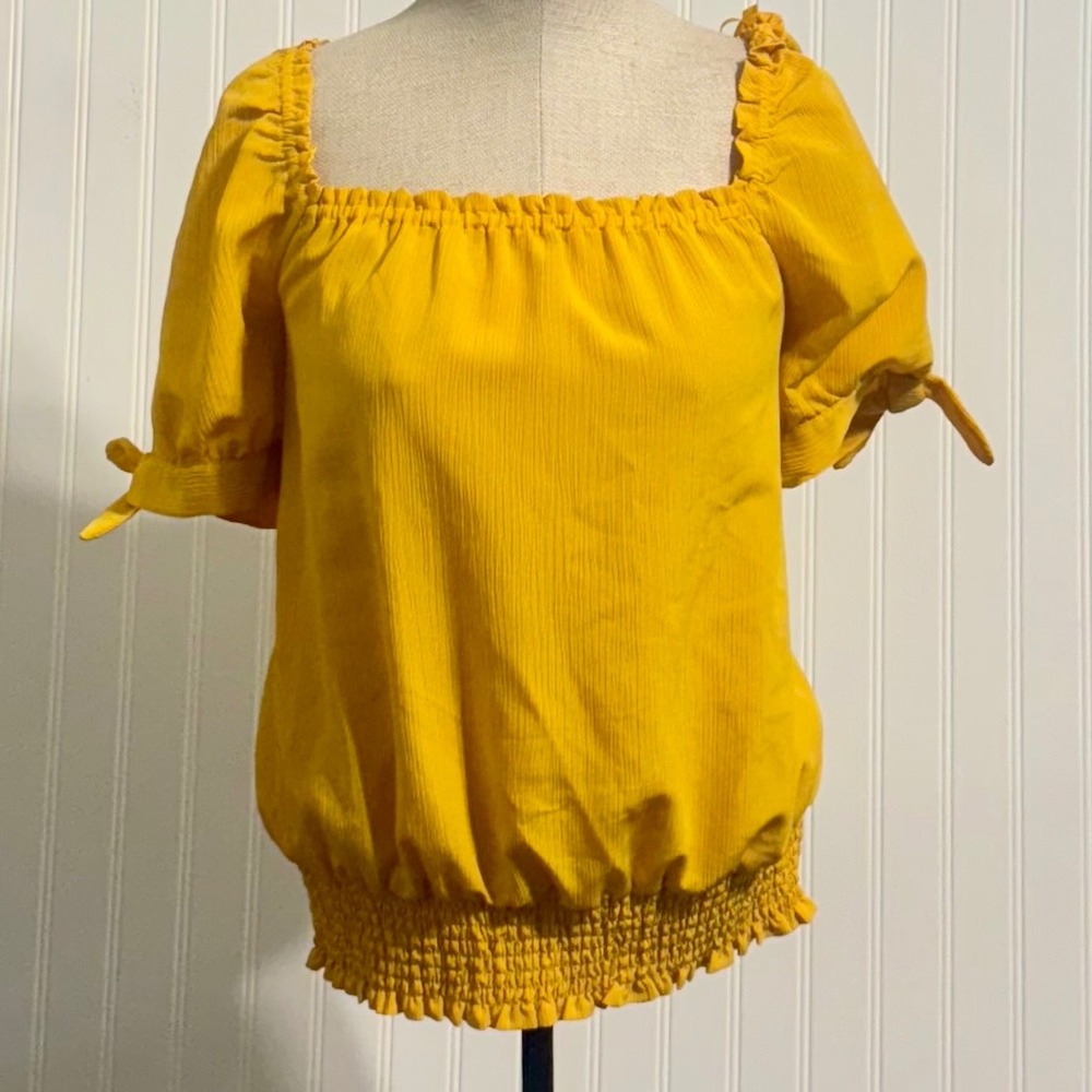 MICHAEL KORS Mustard Yellow Smocked Blouse L Peasant Boho Cottagecore Tie Sleeve